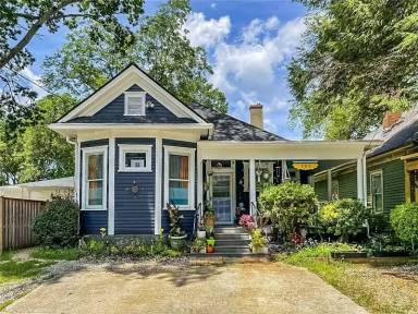 Main picture of 595 Boulevard SE