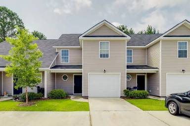 Main picture of 105 Barfield Way