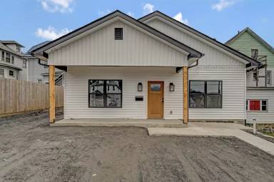 Main picture of 627 Prescott Ave