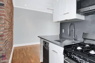 Main picture of 1590 Lexington Ave