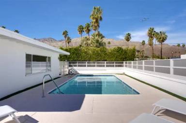 Main picture of 975 E Camino Parocela