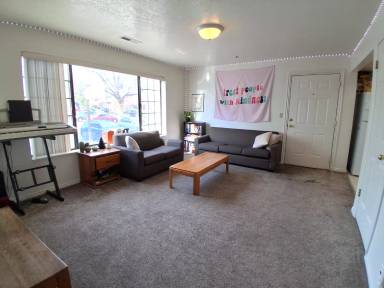 Main picture of 585 N 400 E