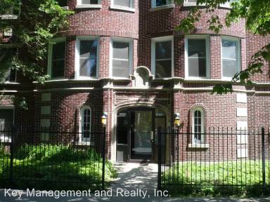 Main picture of 1216 W Roscoe St