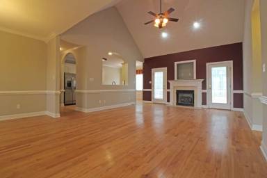 Main picture of 140 Adler Ln