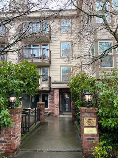 Main picture of 566 Prospect St