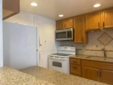 Main picture of 15 Loma Ave