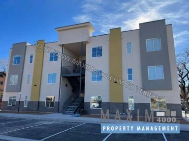 Main picture of 940 Grand Ave