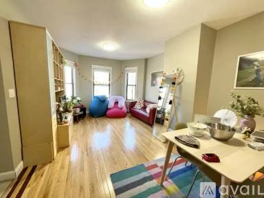 Main picture of 1578 Tremont St