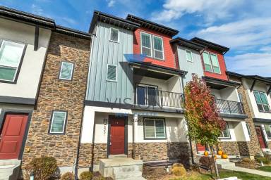 Main picture of 601 W Life Dr