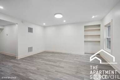 Main picture of 1221 W Grand Ave
