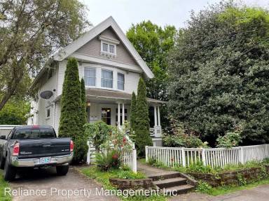Main picture of 1226 SE Salmon St
