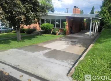 Main picture of 1352 Jane St
