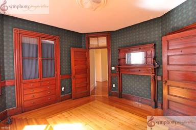 Main picture of 100 Calumet St