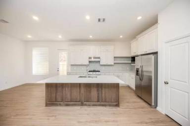 Main picture of 27035 Flower Isle Ln
