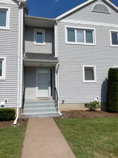 Main picture of 11 Oak Ridge Dr