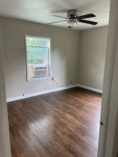 Main picture of 605 W Mechanic St