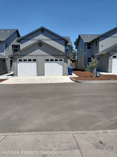 Main picture of 3669 Peter Ln NE