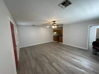 Main picture of 721 N Vinita Ave