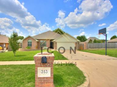 Main picture of 313 E Plantation Ter