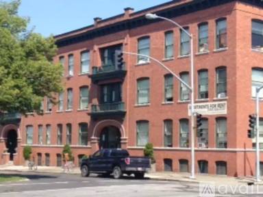 Main picture of 11 S Cedar St