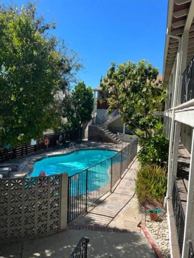 Main picture of 1227 N Crescent Heights Blvd