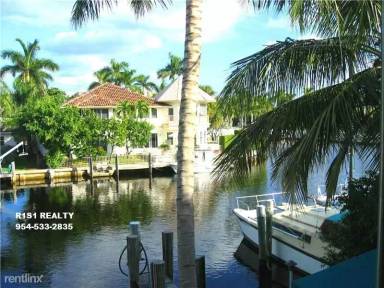Main picture of 8 Isle of Venice Dr