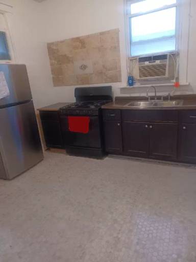 Main picture of 7636 S Yates Blvd