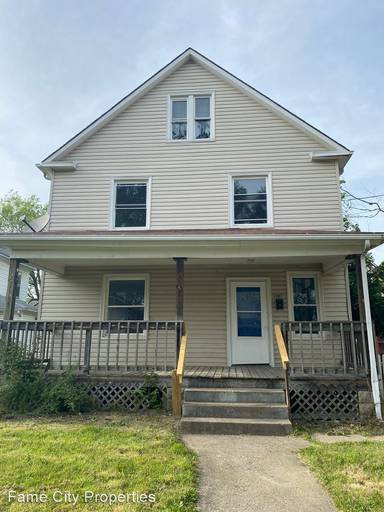 Main picture of 1107 Hoover Pl NW