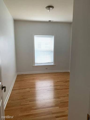 Main picture of 501 E 44th St