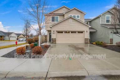 Main picture of 1873 N Justin Ave