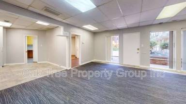 Main picture of 10901 MacArthur Blvd