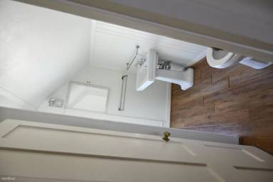 Main picture of 702 Allerton St