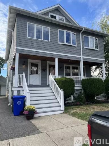 Main picture of 99 Melrose St