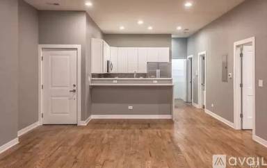 Main picture of 4710 S King Dr
