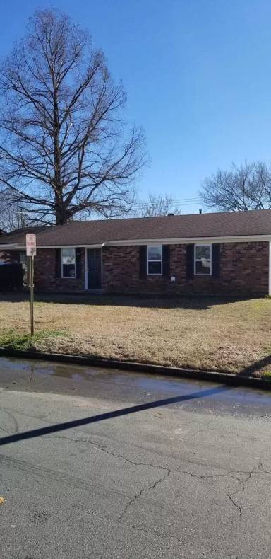 Main picture of 2606 Belair Dr S