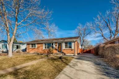 Main picture of 4010 S Jason St