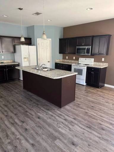 Main picture of 135 Bay Grove Dr