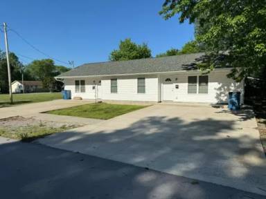 Main picture of 702 N Washington St