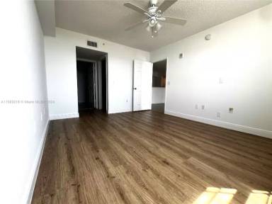 Main picture of Regent Park Condo