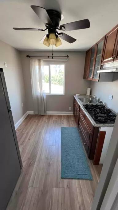 Main picture of 1769 Kraft St