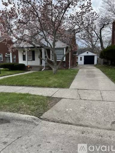 Main picture of 19495 Warwick St