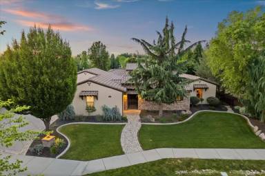 Main picture of 966 W Watersford Dr