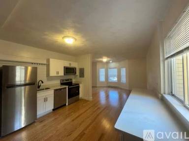 Main picture of 12 Winter St