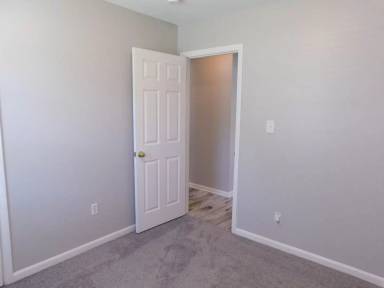 Main picture of 302 Touch Me Not Ln