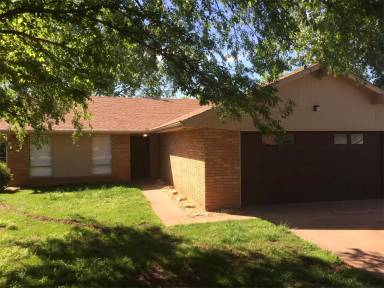 Main picture of 2704 N Park Dr