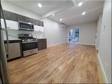 Main picture of 28 Kane Pl