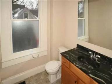 Main picture of 536 Grand Ave
