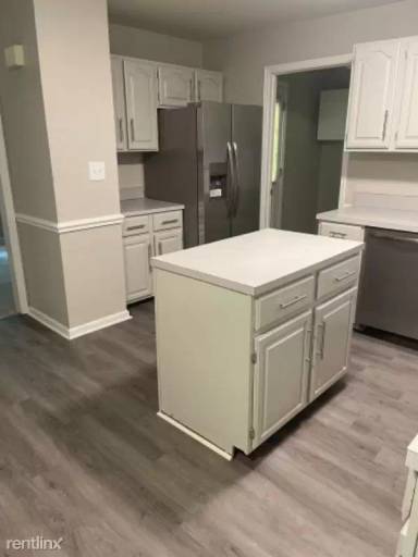 Main picture of 4218 Queen Victoria Pl