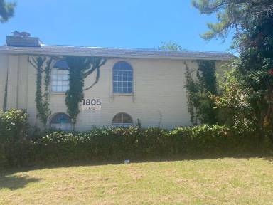 Main picture of 1805 Roman Rd