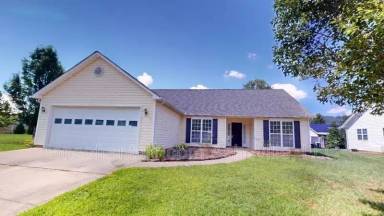 Main picture of 342 Meadow Pathway Dr